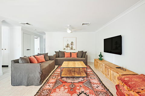 The Lord Byron - Accommodation BNB 28