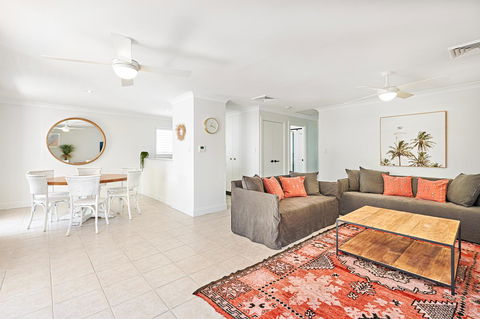 The Lord Byron - Accommodation BNB 12