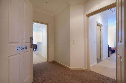 Macquarie Waters Boutique Apartment Hotel - Accommodation BNB 7