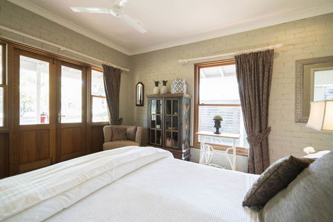 Thistle Hill Guesthouse - Walk To Many Wineries And Restaurants - Accommodation BNB 25