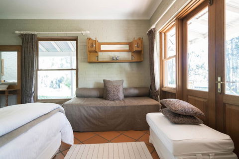 Thistle Hill Guesthouse - Walk To Many Wineries And Restaurants - Accommodation BNB 39
