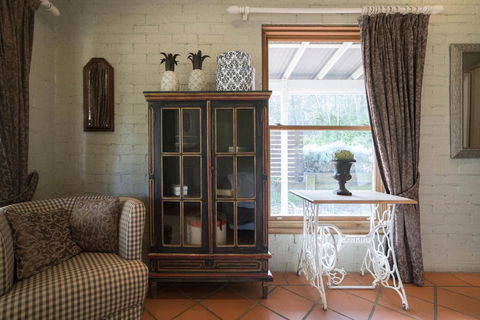 Thistle Hill Guesthouse - Walk To Many Wineries And Restaurants - Accommodation BNB 24