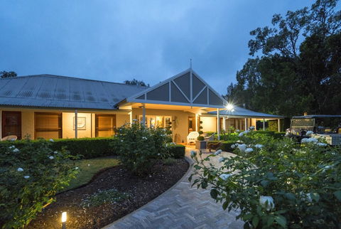 Thistle Hill Guesthouse - Walk To Many Wineries And Restaurants - Accommodation BNB 0