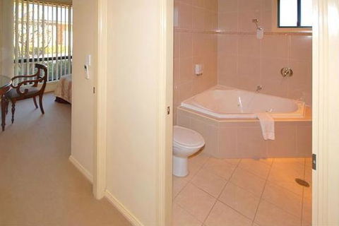 Potters Apartments - Accommodation BNB 12