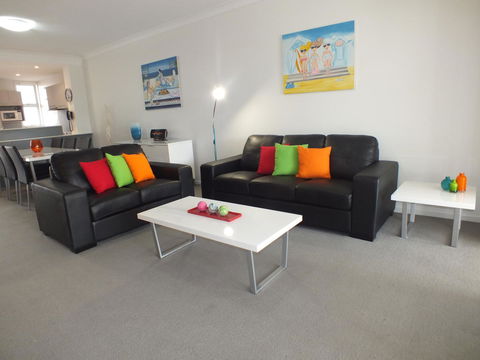 Pacific Marina Apartments - Accommodation BNB 4