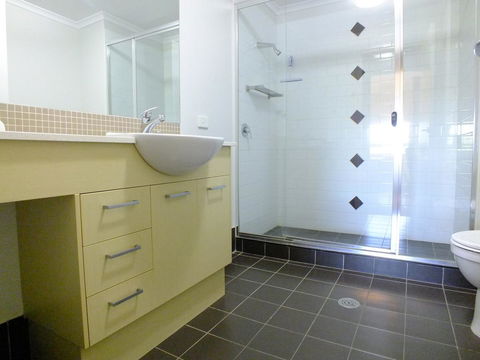 Pacific Marina Apartments - Accommodation BNB 7