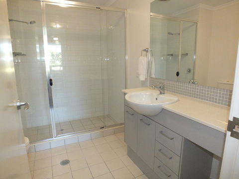 Pacific Marina Apartments - Accommodation BNB 28