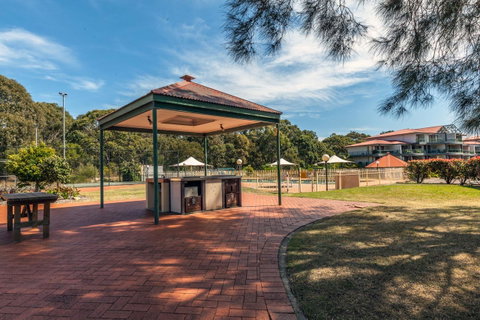 Condo 105 @ Horizons Golf Resort - Salamander Bay NSW - Accommodation BNB 24