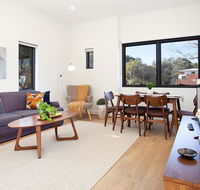 Stylish Apartment With Garage Near Bondi Beach - Accommodation BNB