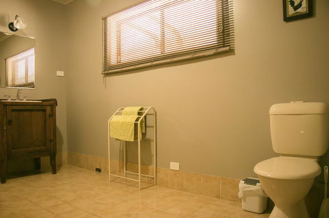 Ironstone Estate Lovedale - Accommodation BNB 9