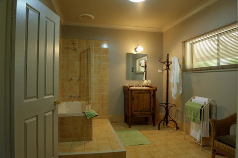 Ironstone Estate Lovedale - Accommodation BNB 32