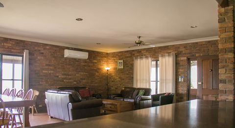 Ironstone Estate Lovedale - Accommodation BNB 17
