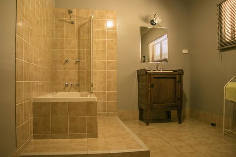 Ironstone Estate Lovedale - Accommodation BNB 10