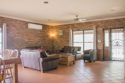 Ironstone Estate Lovedale - Accommodation BNB 18