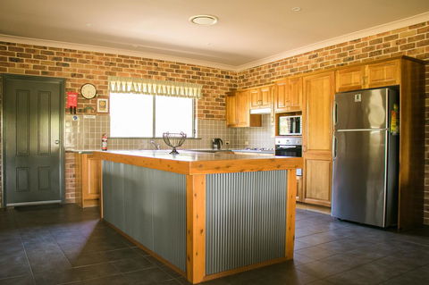 Ironstone Estate Lovedale - Accommodation BNB 24
