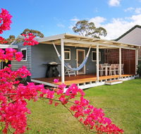 Hayes Beach House - Jervis Bay - Pet Friendly - Accommodation BNB