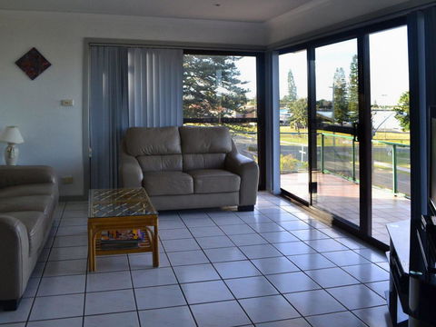 Oxley 8 At Tuncurry - Accommodation BNB 0