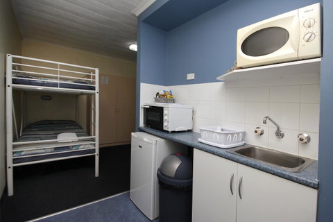 Sapphire Waters Motor Inn - Accommodation BNB 22