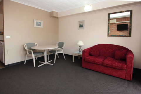 Sapphire Waters Motor Inn - Accommodation BNB 13