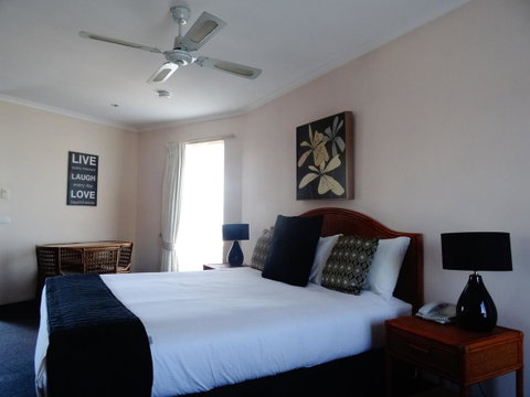 Sapphire Waters Motor Inn - Accommodation BNB 27