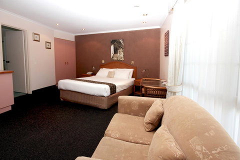Sapphire Waters Motor Inn - Accommodation BNB 6