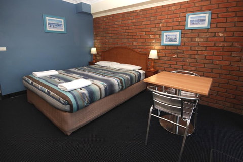 Sapphire Waters Motor Inn - Accommodation BNB 21