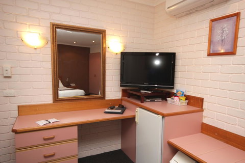 Sapphire Waters Motor Inn - Accommodation BNB 9