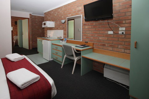 Sapphire Waters Motor Inn - Accommodation BNB 23