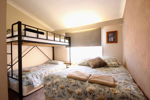 Full Circle Apartments - Accommodation BNB 4