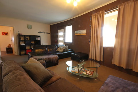 Full Circle Apartments - Accommodation BNB 7