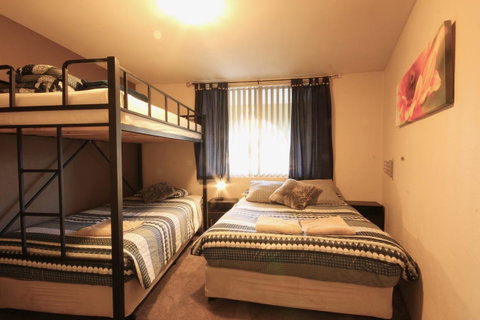 Full Circle Apartments - Accommodation BNB 3