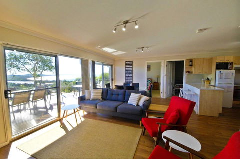 Coastwatch, 26 Comara Terrace - Accommodation BNB 4