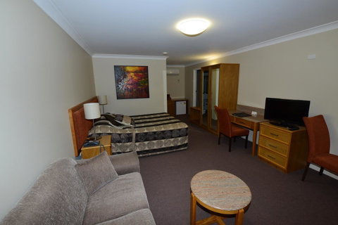 Winning Post Motor Inn - Accommodation BNB 21