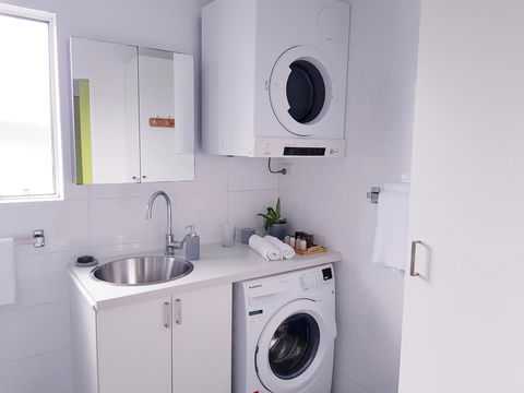 BookerBay Retreat! - Accommodation BNB 9