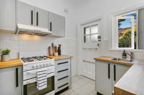 Seaspray - Manly Beach Apartment Close To The Sand - Accommodation BNB 4
