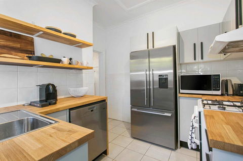 Seaspray - Manly Beach Apartment Close To The Sand - Accommodation BNB 7