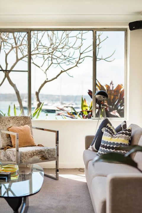 Waterfront Apartment Brimming With Inspirational Artwork - Accommodation BNB 17
