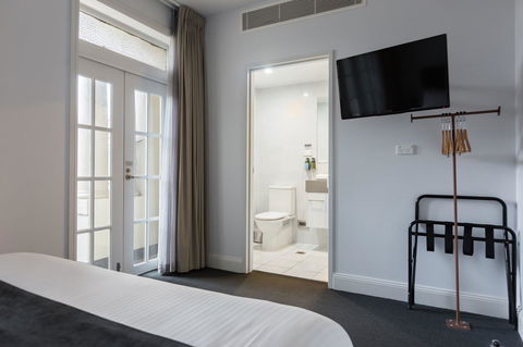 The Lucky Hotel - Accommodation BNB 26