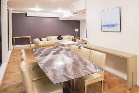 Seasons Harbour Plaza - Accommodation BNB 9