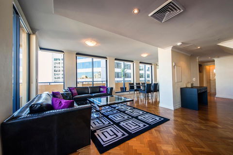 Seasons Harbour Plaza - Accommodation BNB 26