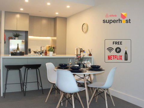 Stunning Views Sydney Olympic Park - Accommodation BNB 0