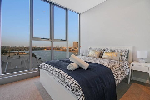 Brand New 3 Bedrooms Apt With Waterfront View - Accommodation BNB 3