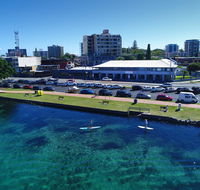 Lakes and Ocean Hotel - Accommodation BNB