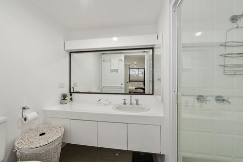 Pacific Towers Beach Resort - Accommodation BNB 2