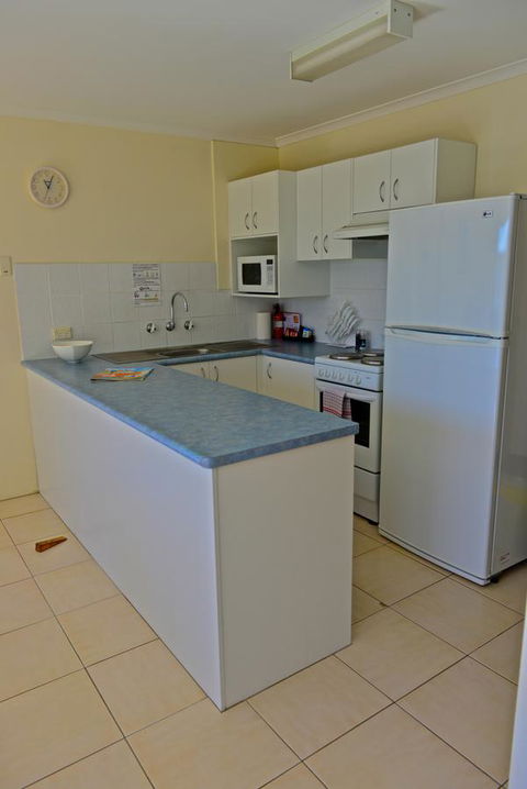 Beach House Holiday Apartments - Accommodation BNB 12