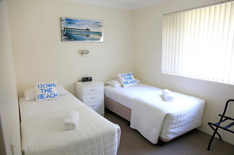 Beach House Holiday Apartments - Accommodation BNB 24