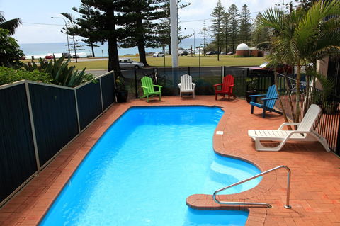 Beach House Holiday Apartments - Accommodation BNB 2