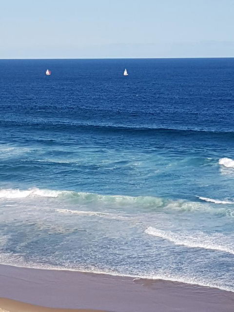 Arena Luxury Beachfront Apartment - Accommodation BNB 21