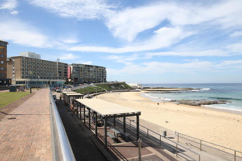 Arena Luxury Beachfront Apartment - Accommodation BNB 32