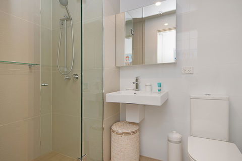 Arena Luxury Beachfront Apartment - Accommodation BNB 42